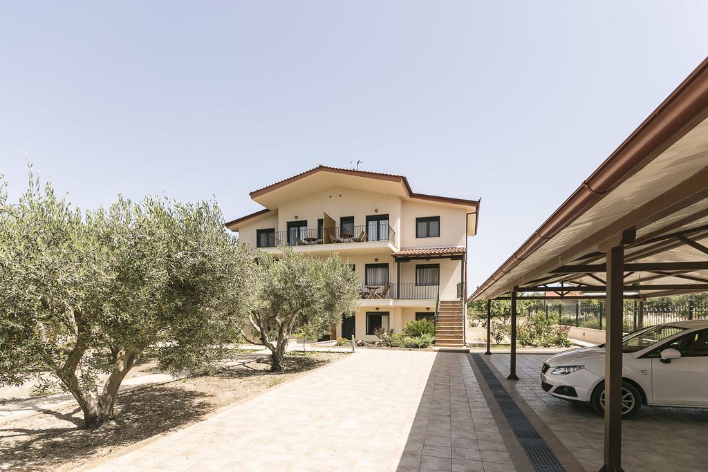 Olive Tree Apartments ฟูร์กา ภายนอก รูปภาพ